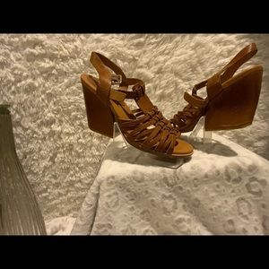 #77  NWOT Kork Ease Women T-Strap Sandal